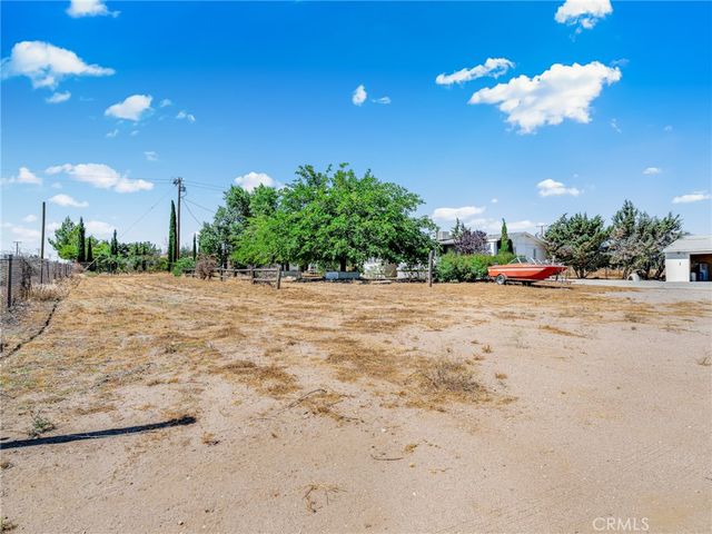 10164 White, Phelan, CA 92371