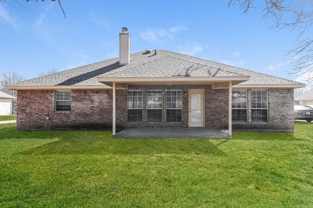 414 Baldwin Drive, Joshua, TX 76058