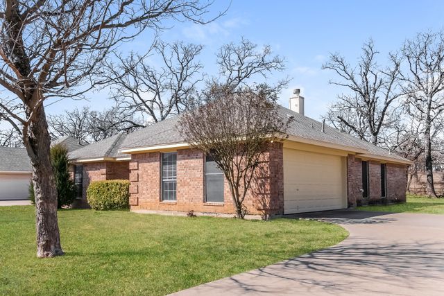 414 Baldwin Drive, Joshua, TX 76058