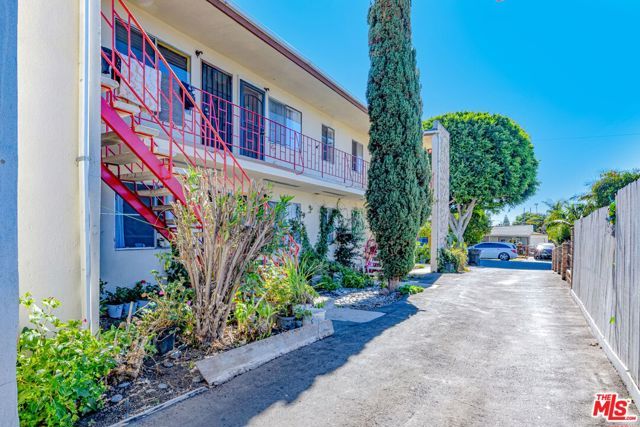 579 Hyde Park Place, Inglewood, CA 90302