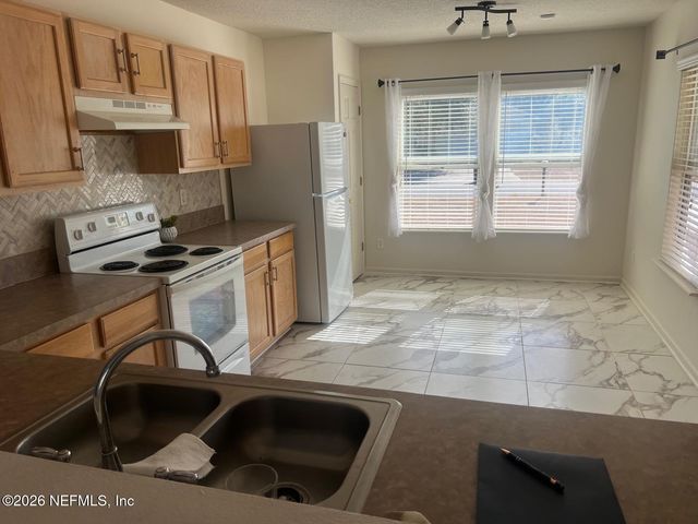 7110 NEWMAN LAKE Court, Jacksonville, FL 32222