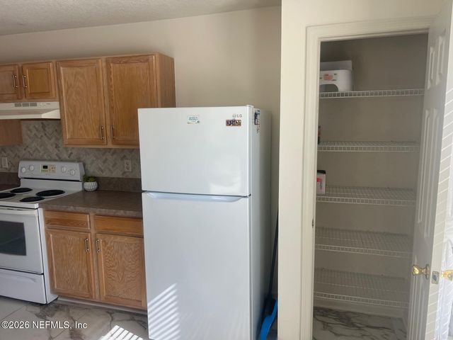 7110 NEWMAN LAKE Court, Jacksonville, FL 32222