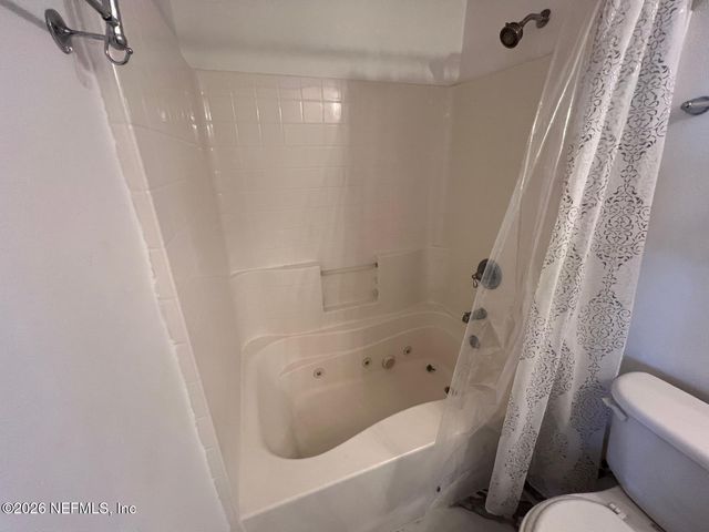 7110 NEWMAN LAKE Court, Jacksonville, FL 32222