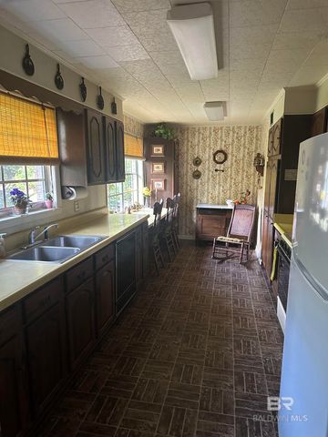 115 Pecan Avenue, Fairhope, AL 36532