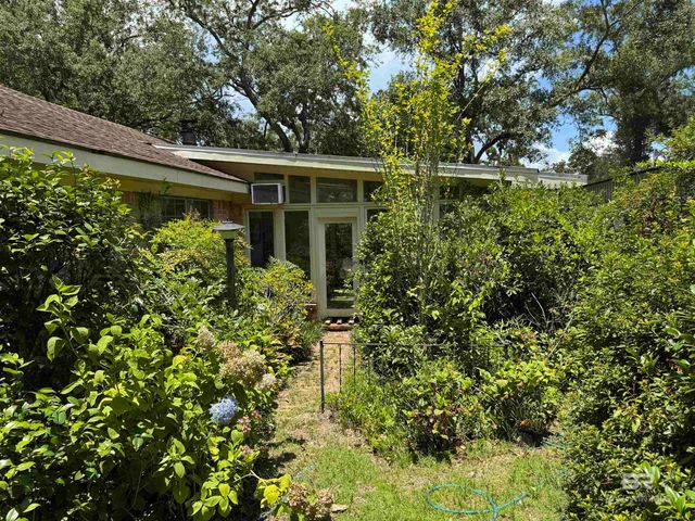 115 Pecan Avenue, Fairhope, AL 36532