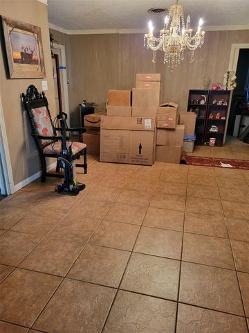 815 S College Avenue, Cleveland, TX 77327