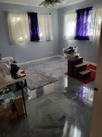 815 S College Avenue, Cleveland, TX 77327