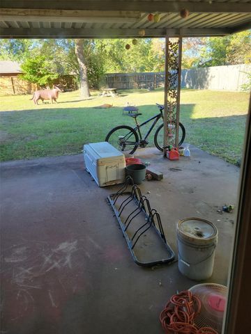 815 S College Avenue, Cleveland, TX 77327