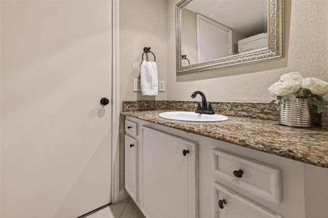 11550 Chimney Rock Road 330, Houston, TX 77035