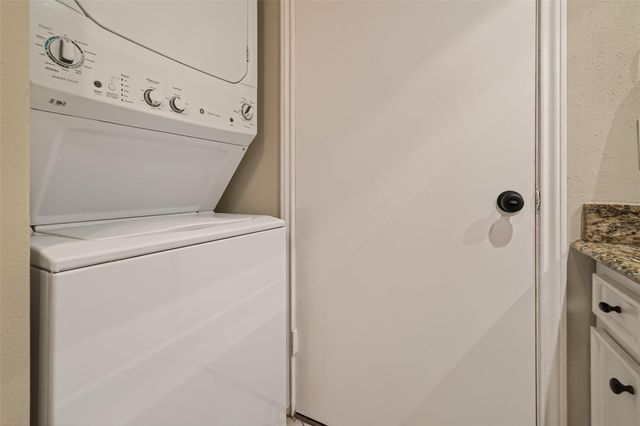 11550 Chimney Rock Road 330, Houston, TX 77035