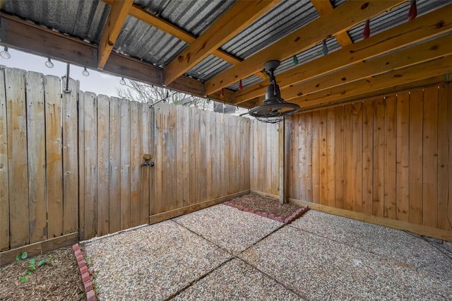 11550 Chimney Rock Road 330, Houston, TX 77035