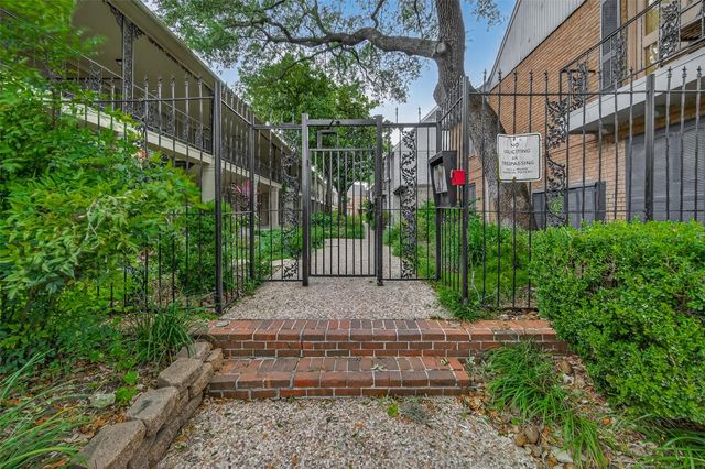 11550 Chimney Rock Road 330, Houston, TX 77035