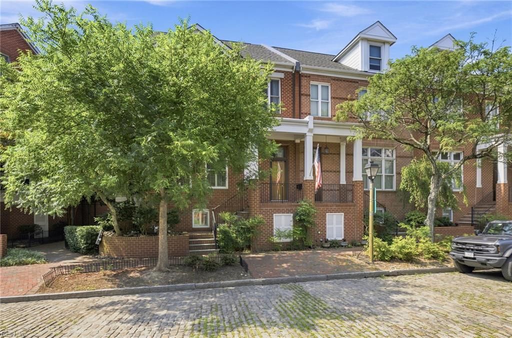 251 W Freemason ST, Norfolk, VA 23510
