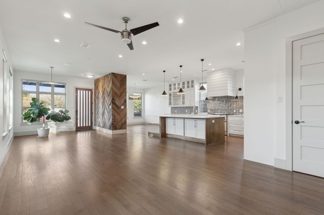 1018 S Waverly Drive, Dallas, TX 75208