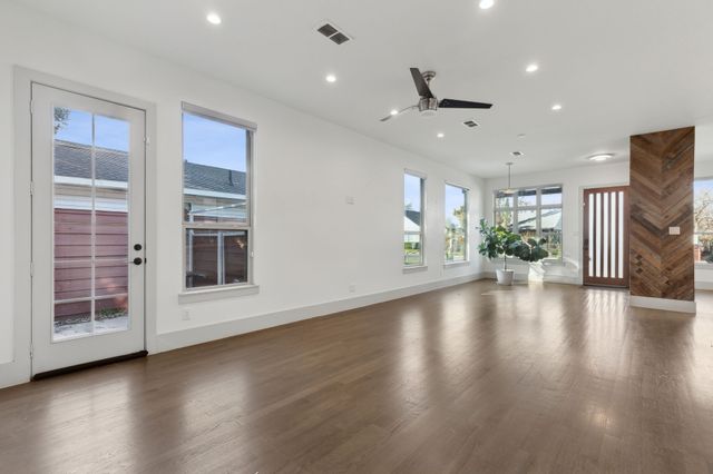 1018 S Waverly Drive, Dallas, TX 75208