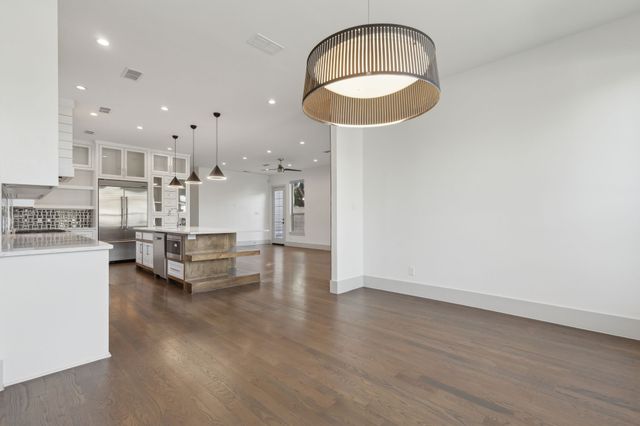 1018 S Waverly Drive, Dallas, TX 75208