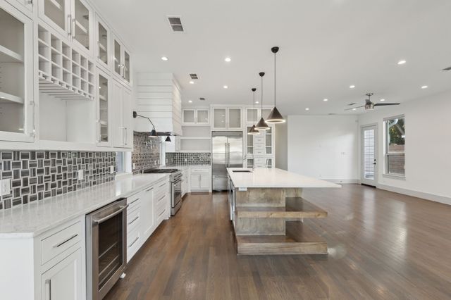 1018 S Waverly Drive, Dallas, TX 75208