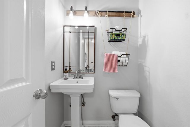 2401 Colcord Avenue, Waco, TX 76707