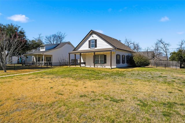 2401 Colcord Avenue, Waco, TX 76707
