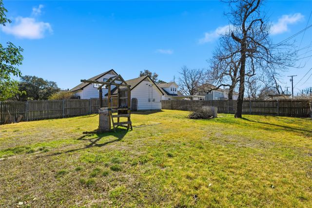 2401 Colcord Avenue, Waco, TX 76707