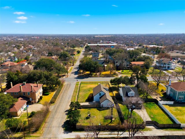 2401 Colcord Avenue, Waco, TX 76707