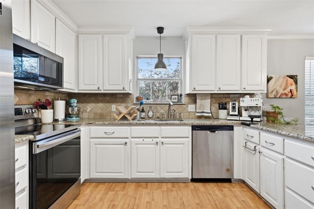 2401 Colcord Avenue, Waco, TX 76707