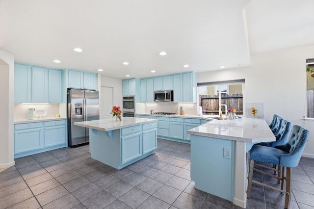 3249 Big Bear Dr, Roseville, CA 95747