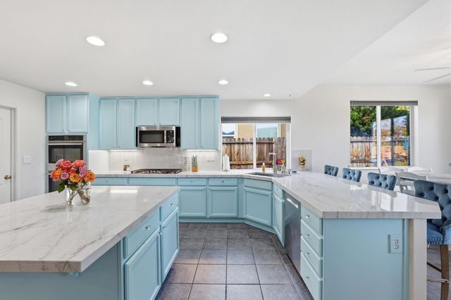 3249 Big Bear Dr, Roseville, CA 95747