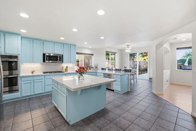 3249 Big Bear Dr, Roseville, CA 95747