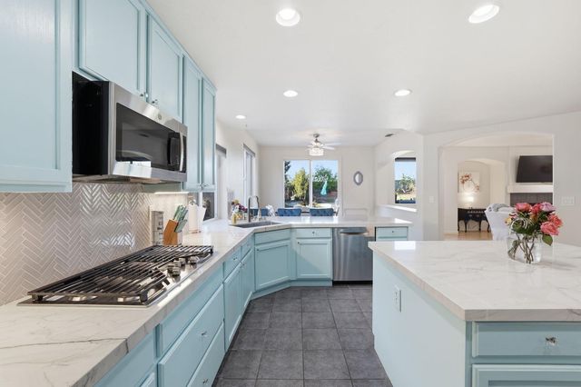 3249 Big Bear Dr, Roseville, CA 95747