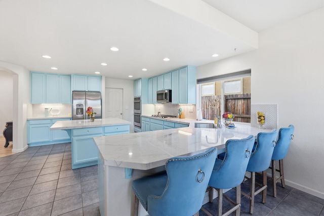 3249 Big Bear Dr, Roseville, CA 95747