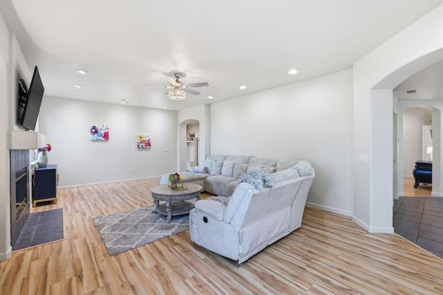 3249 Big Bear Dr, Roseville, CA 95747