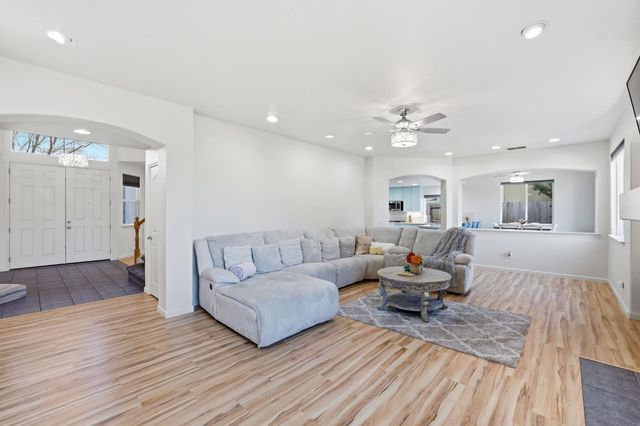 3249 Big Bear Dr, Roseville, CA 95747