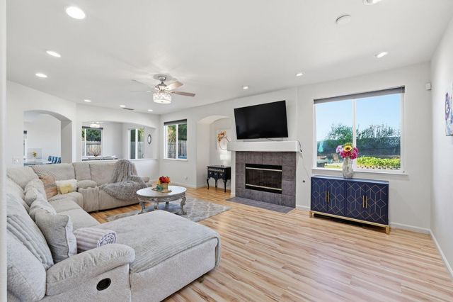 3249 Big Bear Dr, Roseville, CA 95747