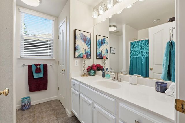 3249 Big Bear Dr, Roseville, CA 95747