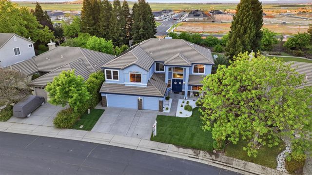 3249 Big Bear Dr, Roseville, CA 95747