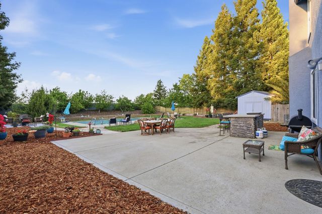 3249 Big Bear Dr, Roseville, CA 95747