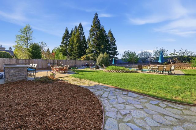 3249 Big Bear Dr, Roseville, CA 95747