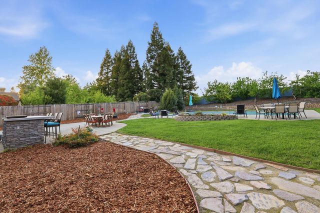 3249 Big Bear Dr, Roseville, CA 95747