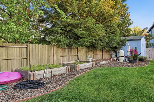 3249 Big Bear Dr, Roseville, CA 95747