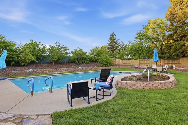 3249 Big Bear Dr, Roseville, CA 95747