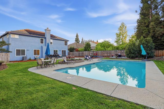 3249 Big Bear Dr, Roseville, CA 95747