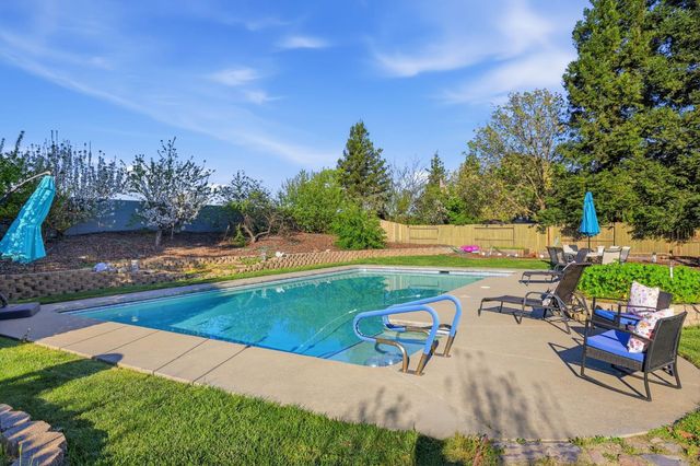 3249 Big Bear Dr, Roseville, CA 95747