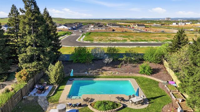 3249 Big Bear Dr, Roseville, CA 95747