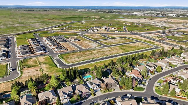 3249 Big Bear Dr, Roseville, CA 95747