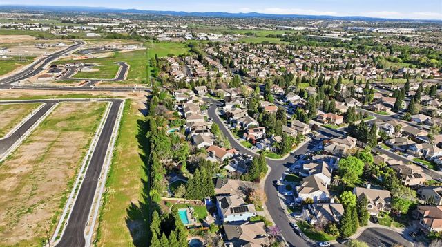 3249 Big Bear Dr, Roseville, CA 95747