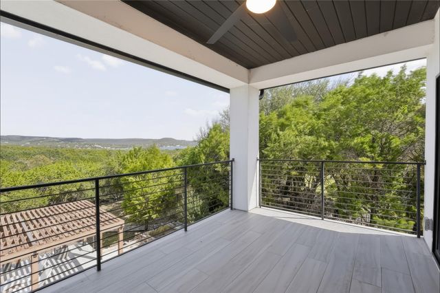 17600 Regatta View DR, Jonestown, TX 78645