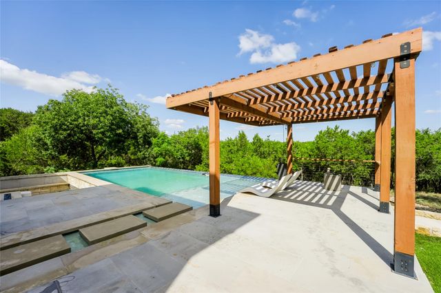 17600 Regatta View DR, Jonestown, TX 78645