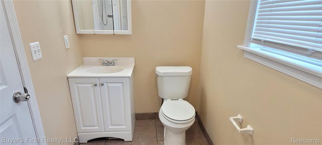 7052 Meadow Avenue, Warren, MI 48091