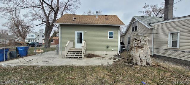 7052 Meadow Avenue, Warren, MI 48091